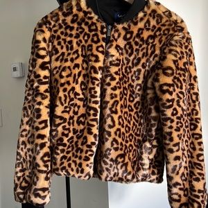 Mob wife aesthetic!  Splendid leopard jacket. new without tags.  Size SMALL